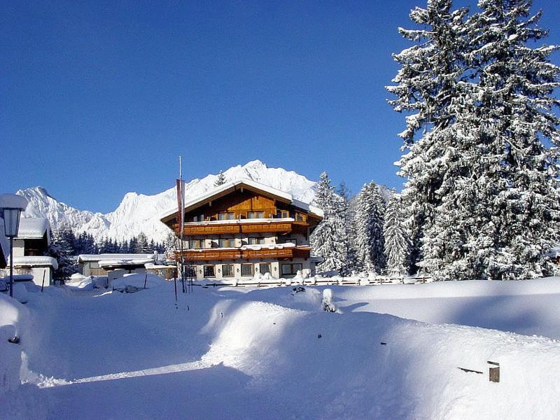 Gasthaus-Pension Golfvilla Pertisau Extérieur photo